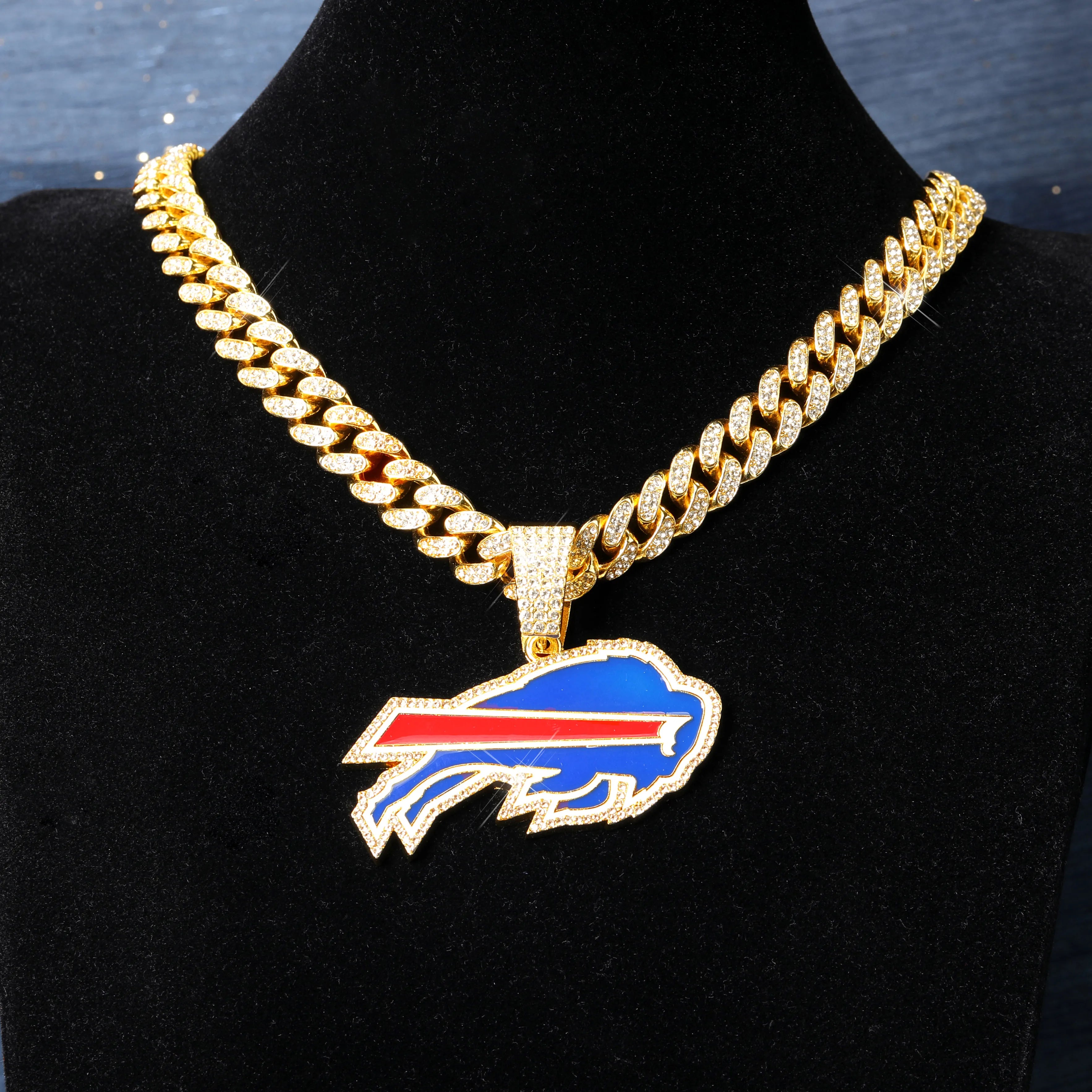 Sports LOGO Pendant Necklace with Iced Out Cuban Chains for Football Fans
