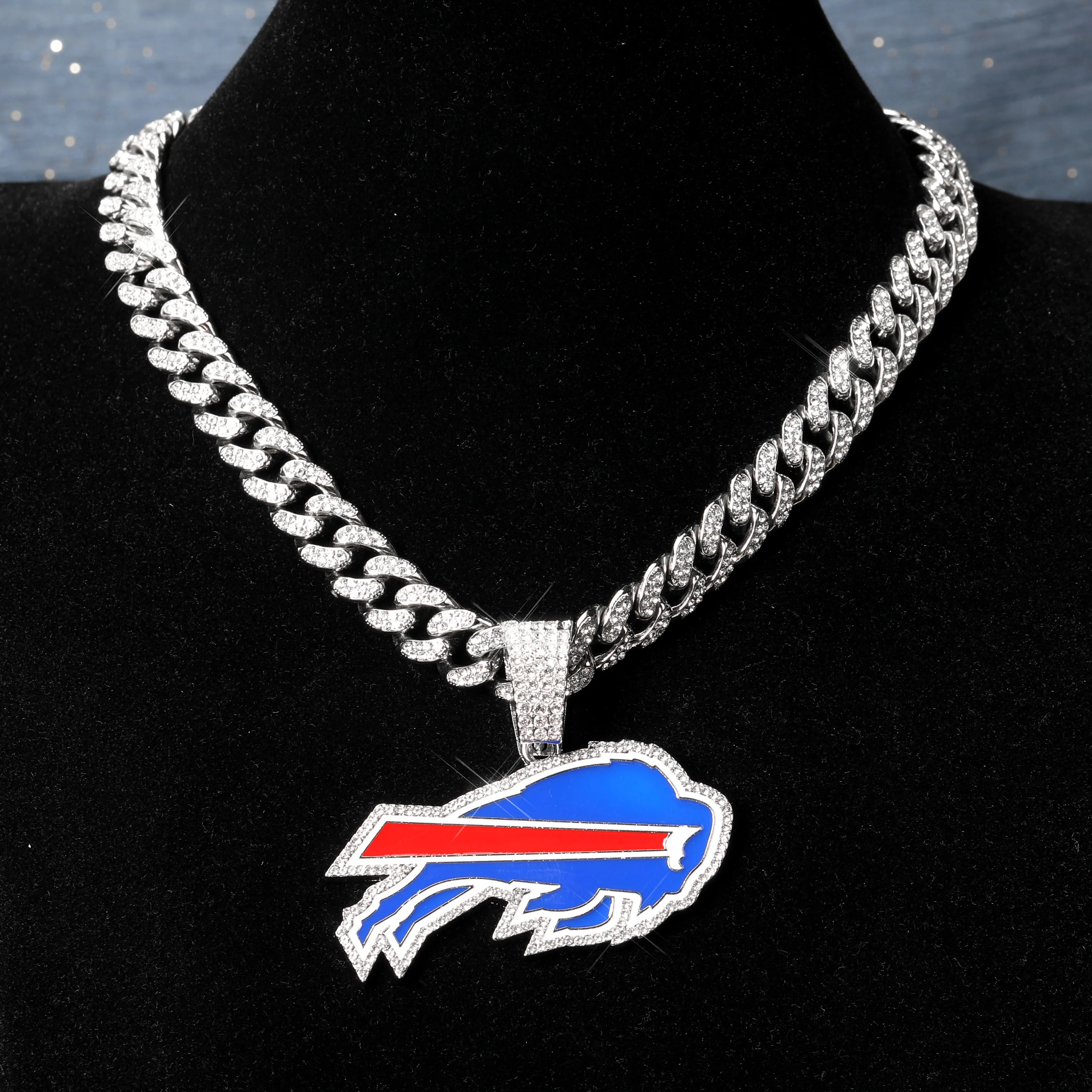 Sports LOGO Pendant Necklace with Iced Out Cuban Chains for Football Fans